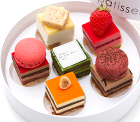 パティスリー サダハル アオキ パリ Patisserie Sadaharu Aoki Paris 六本木限定 クリスマスに デギュスタシオン をどうぞ パティスリー サダハル アオキ パリ Patisserie Sadaharu Aoki Paris